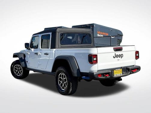 Bright White Clearcoat 2025 Jeep Gladiator Rubicon