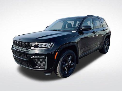 Gloss Black 2027 Jeep Grand Cherokee Limited