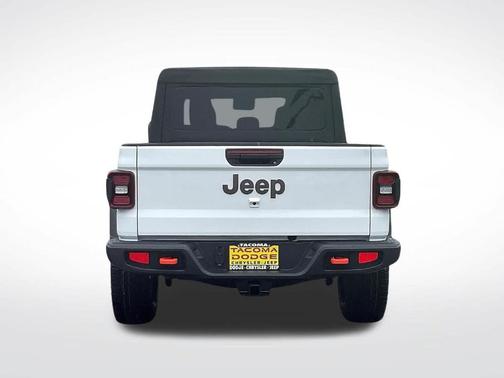 Bright White Clearcoat 2025 Jeep Gladiator Mojave