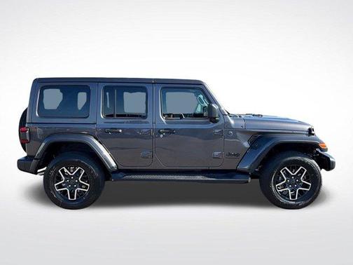 Granite Crystal Clearcoat Metallic 2027 Jeep Wrangler Sahara