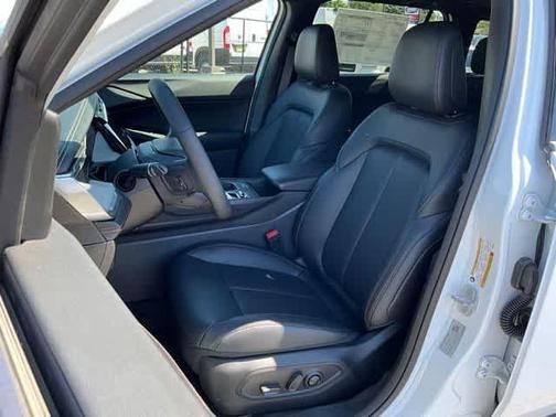 Bright White Clearcoat 2026 Jeep Cherokee LAREDO/LIMITED