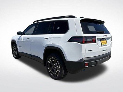 Bright White Clearcoat 2026 Jeep Cherokee LAREDO/LIMITED