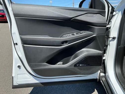 Bright White Clearcoat 2026 Jeep Cherokee LAREDO/LIMITED