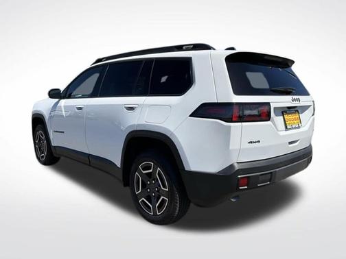 Bright White Clearcoat 2026 Jeep Cherokee LAREDO/LIMITED