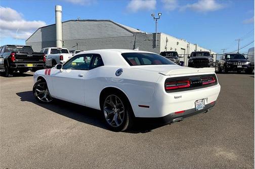 2016 Dodge Challenger SXT Plus
