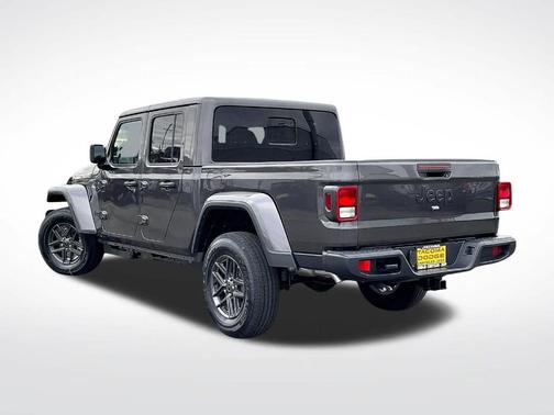 Granite Crystal Clearcoat Metallic 2026 Jeep Gladiator Sport