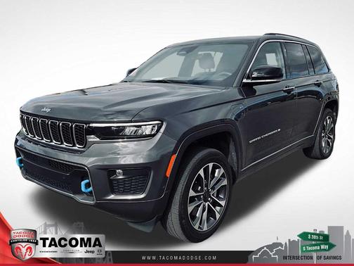 Metallic 2023 Jeep Grand Cherokee 4xe Overland