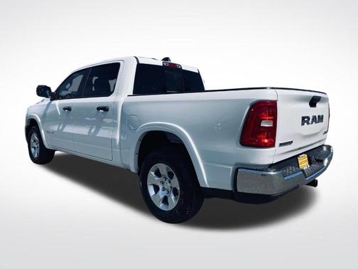 Bright White Clearcoat 2026 RAM 1500 Big Horn/Lone Star