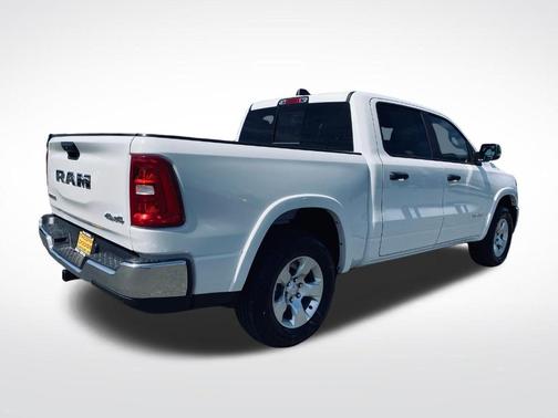 Bright White Clearcoat 2026 RAM 1500 Big Horn/Lone Star