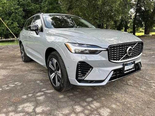 2025 Volvo XC60 Plus