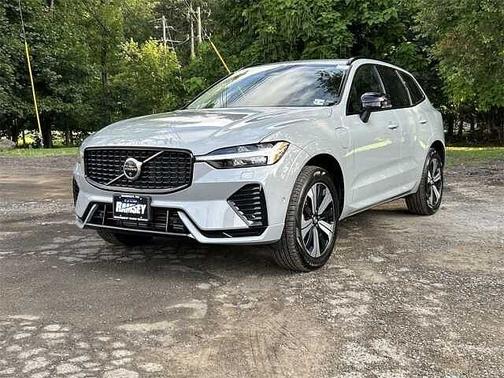 2025 Volvo XC60 Plus