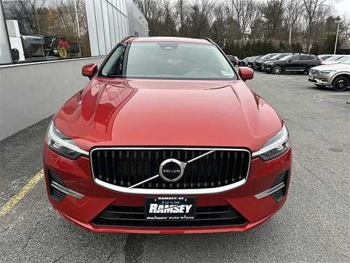 2022 Volvo XC60 B5 AWD Momentum