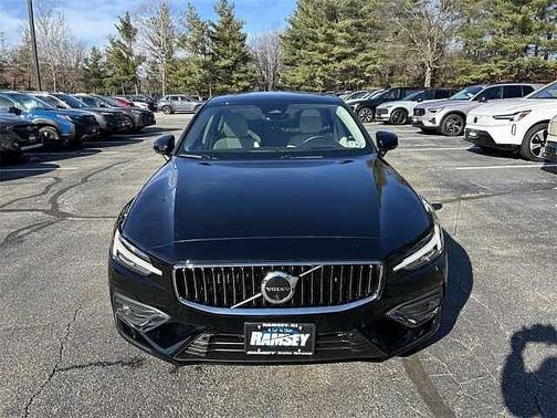 2023 Volvo S60 B5 AWD Ultimate Bright