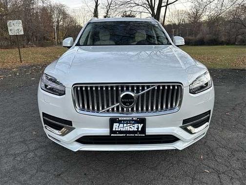2023 Volvo XC90 Plus