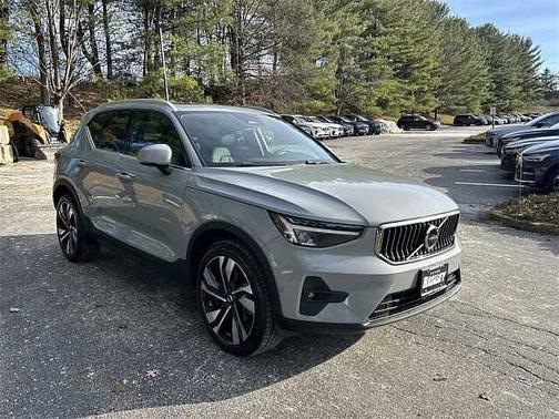 2024 Volvo XC40 Plus
