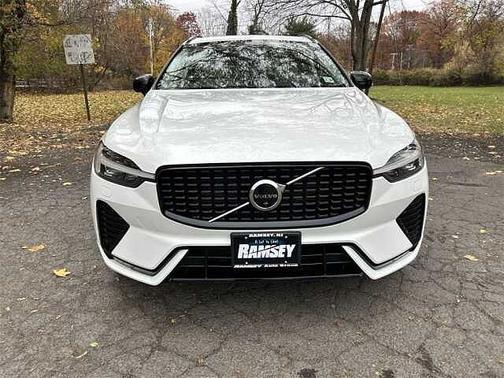 2023 Volvo XC60 B5 AWD Ultimate Dark