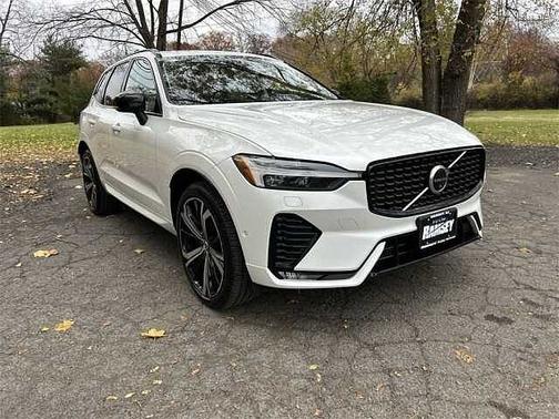 2023 Volvo XC60 B5 AWD Ultimate Dark