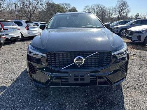 Onyx Black 2025 Volvo XC60 Plus