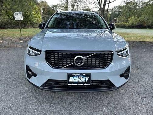 2024 Volvo XC40 Plus