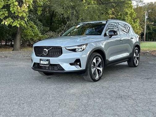 2024 Volvo XC40 Plus