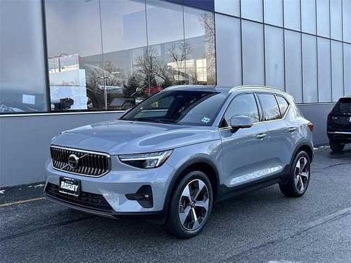 2024 Volvo XC40 Plus