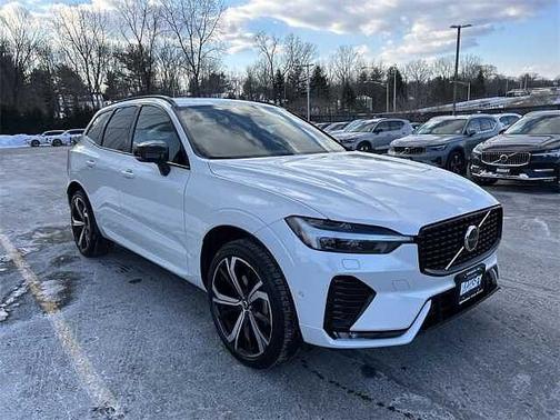 2023 Volvo XC60 B5 AWD Ultimate Dark