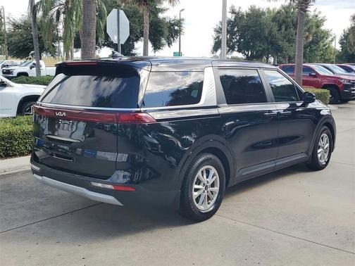 2022 Kia Carnival LXS