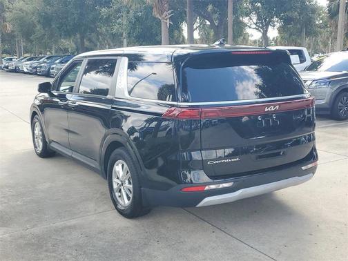 2022 Kia Carnival LXS