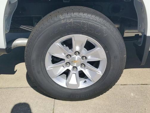 Summit White 2026 Chevrolet Silverado 1500 WT