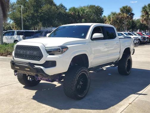2022 Toyota Tacoma SR