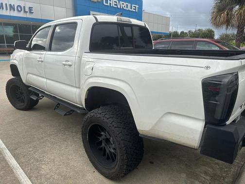 2022 Toyota Tacoma SR