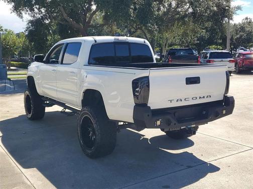 2022 Toyota Tacoma SR