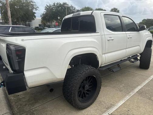 2022 Toyota Tacoma SR