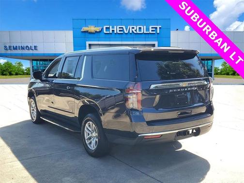 2023 Chevrolet Suburban LT