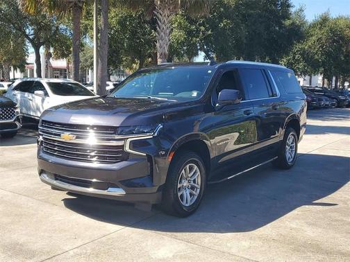 2023 Chevrolet Suburban LT