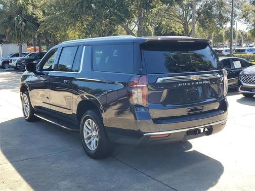 2023 Chevrolet Suburban LT