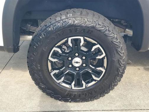 2025 Chevrolet Silverado 1500 ZR2