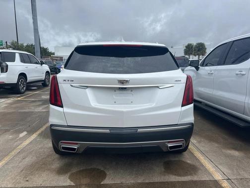 2021 Cadillac XT5 Premium Luxury