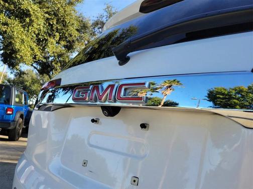 2023 GMC Acadia FWD SLT