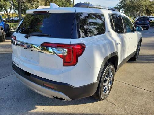 2023 GMC Acadia FWD SLT