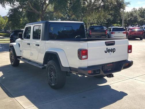 2024 Jeep Gladiator Sport S