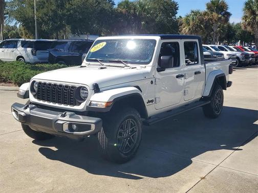 2024 Jeep Gladiator Sport S