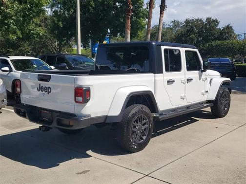 2024 Jeep Gladiator Sport S