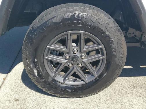 2024 Jeep Gladiator Sport S