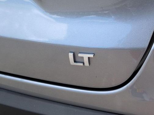 Sterling Gray Metallic 2024 Chevrolet Trax LT