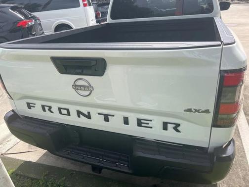 2024 Nissan Frontier S
