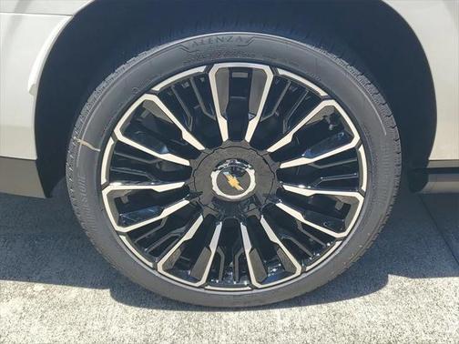 2025 Chevrolet Suburban 4WD High Country