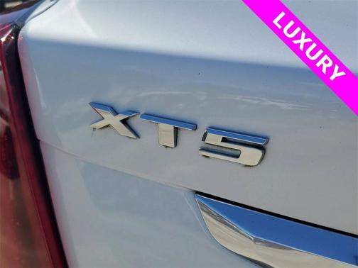 2022 Cadillac XT5 Luxury