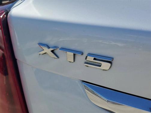2022 Cadillac XT5 Luxury