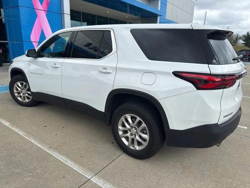 2023 Chevrolet Traverse LS